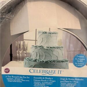 Wilton Celebrate It Round Cake Pan Set of 3 Tiered Cake pans NWT